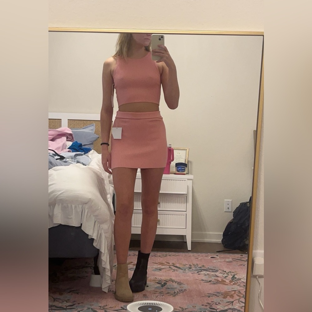 Revolve Pink Ribbed Set - Picture 3 of 3